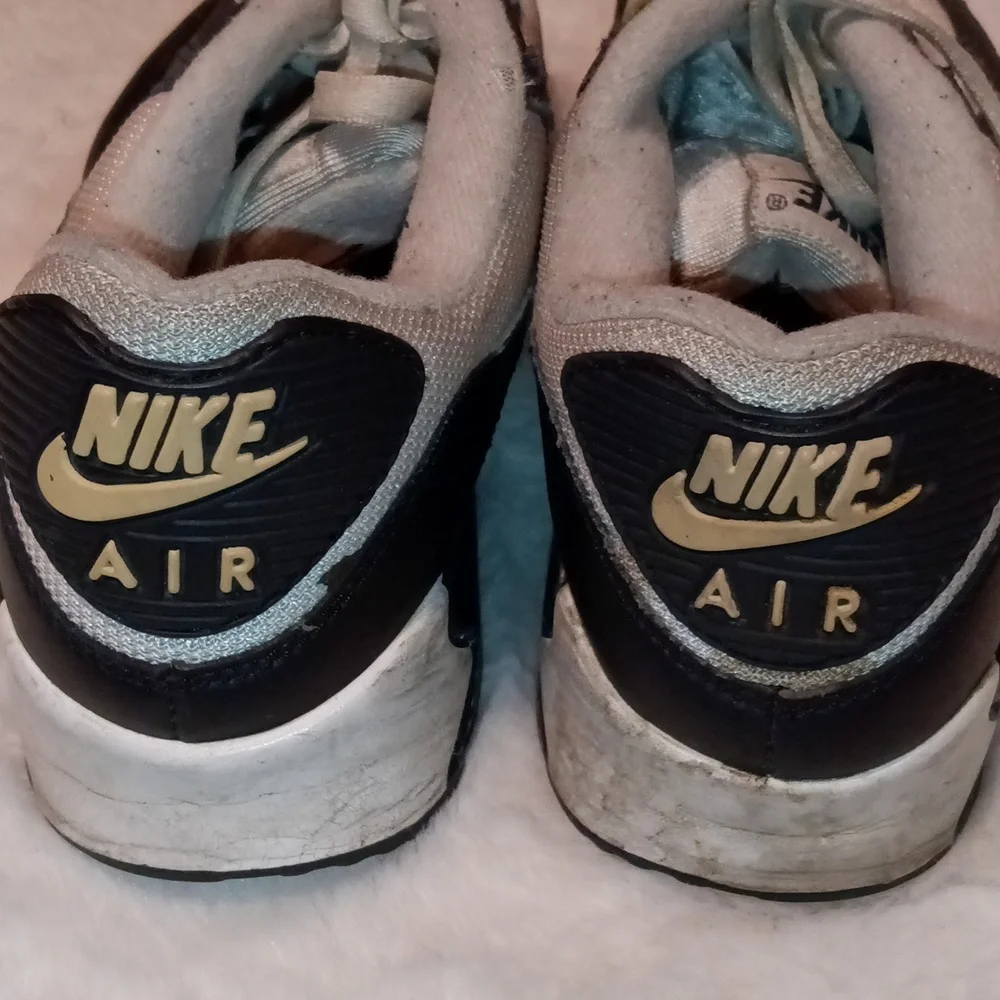 Nike Air Max Sneakers - Picture 5 of 8